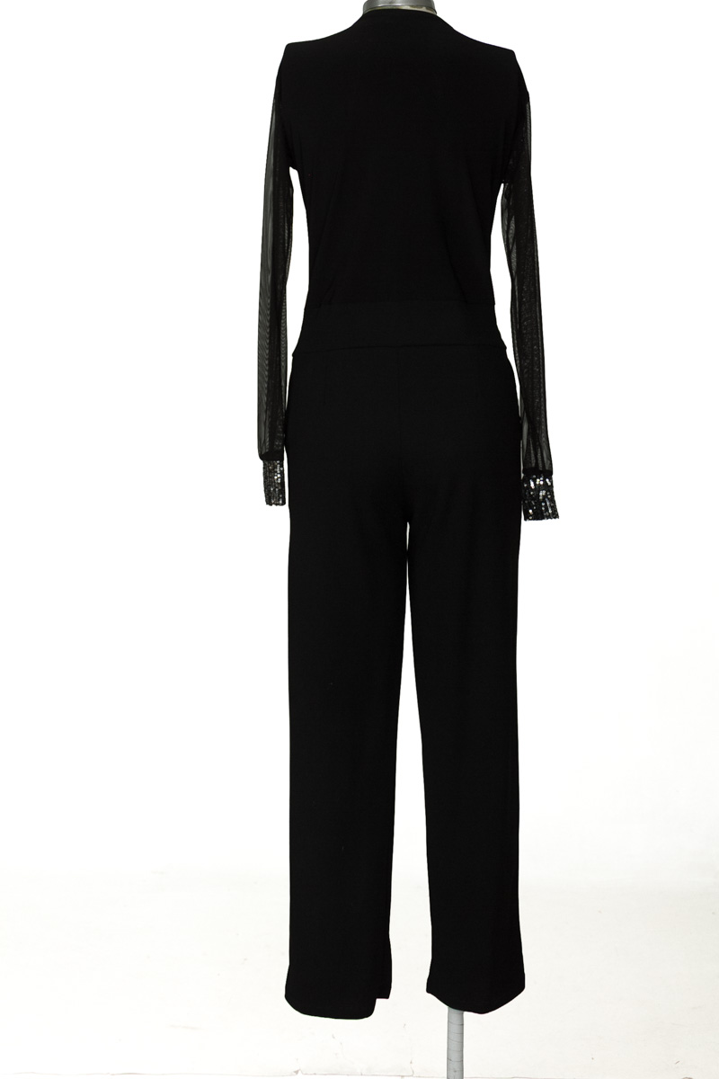 Vestido / Enterizo color Negro - Closeando