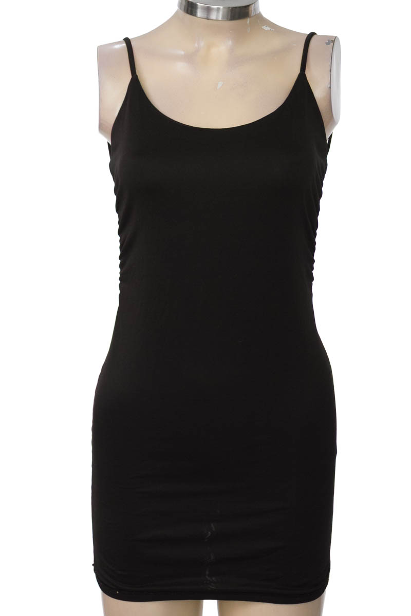 Vestido / Enterizo color Negro - Closeando