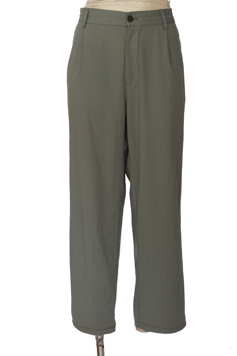 Pantalones color Verde - Bershka
