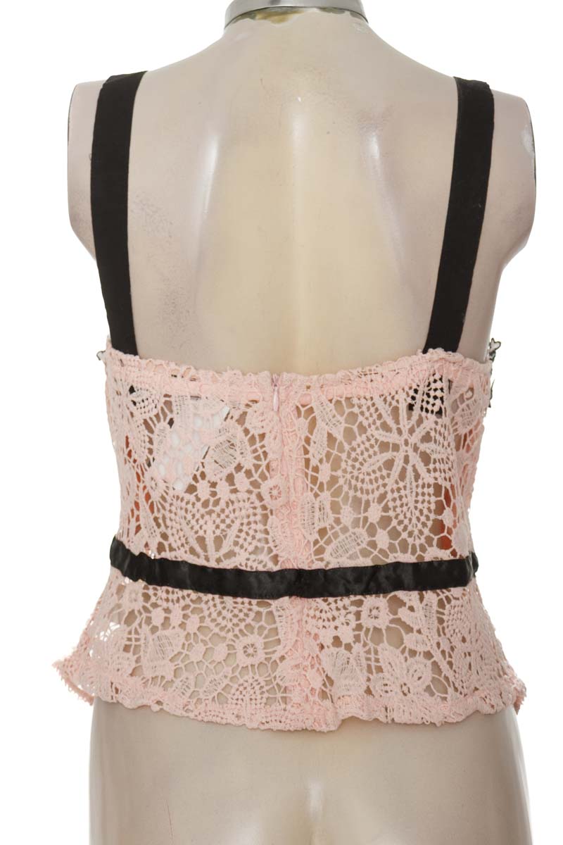 Top / Camiseta color Rosado - LA CATTLEYA