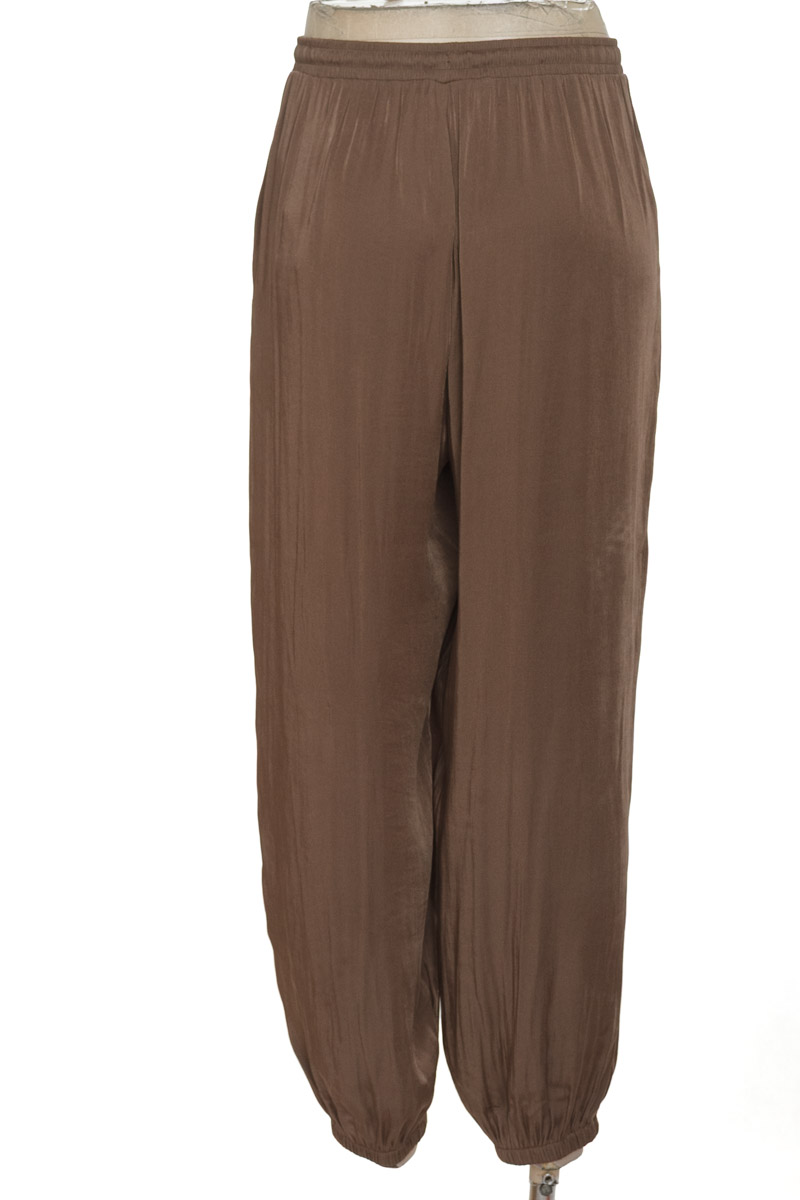 Pantalones color Verde - Zara