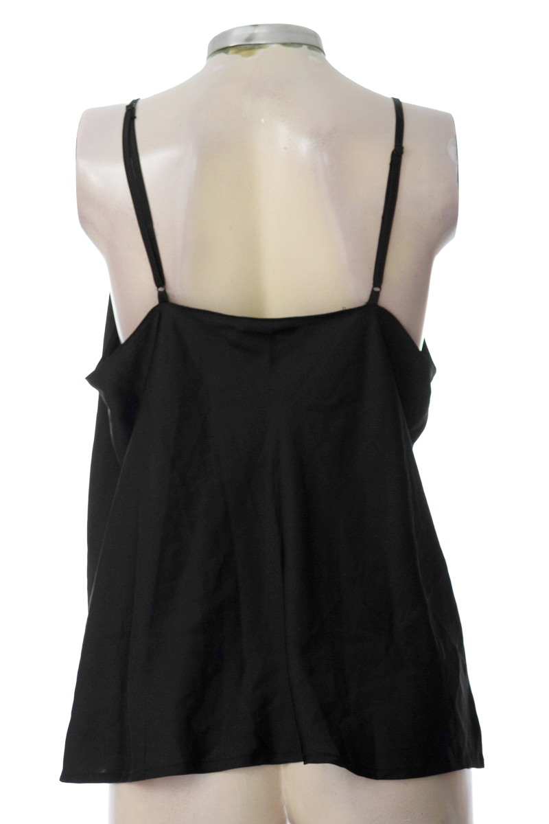 Top / Camiseta color Negro - ETAM