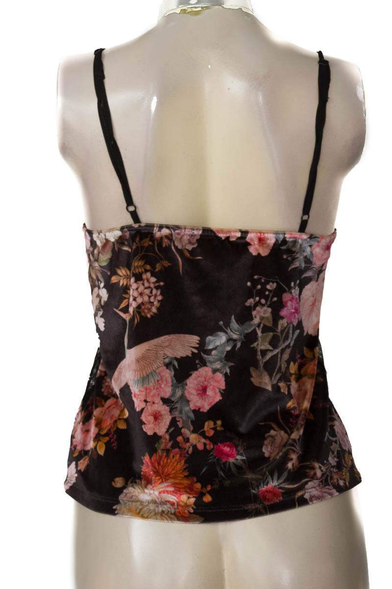 Top / Camiseta color Negro - Stradivarius