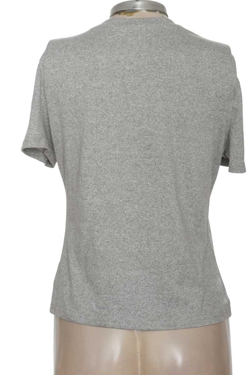 Top / Camiseta color Gris - Closeando
