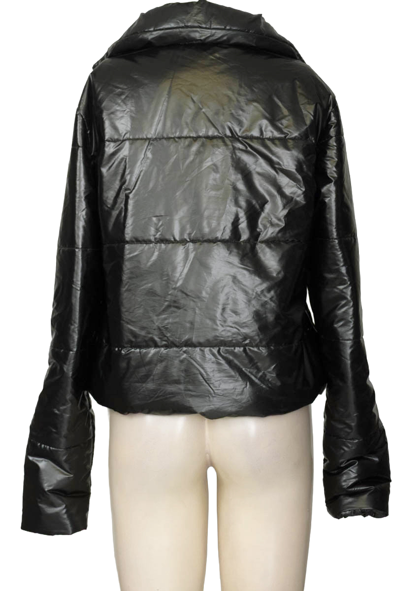 Chaqueta / Abrigo color Negro - Closeando