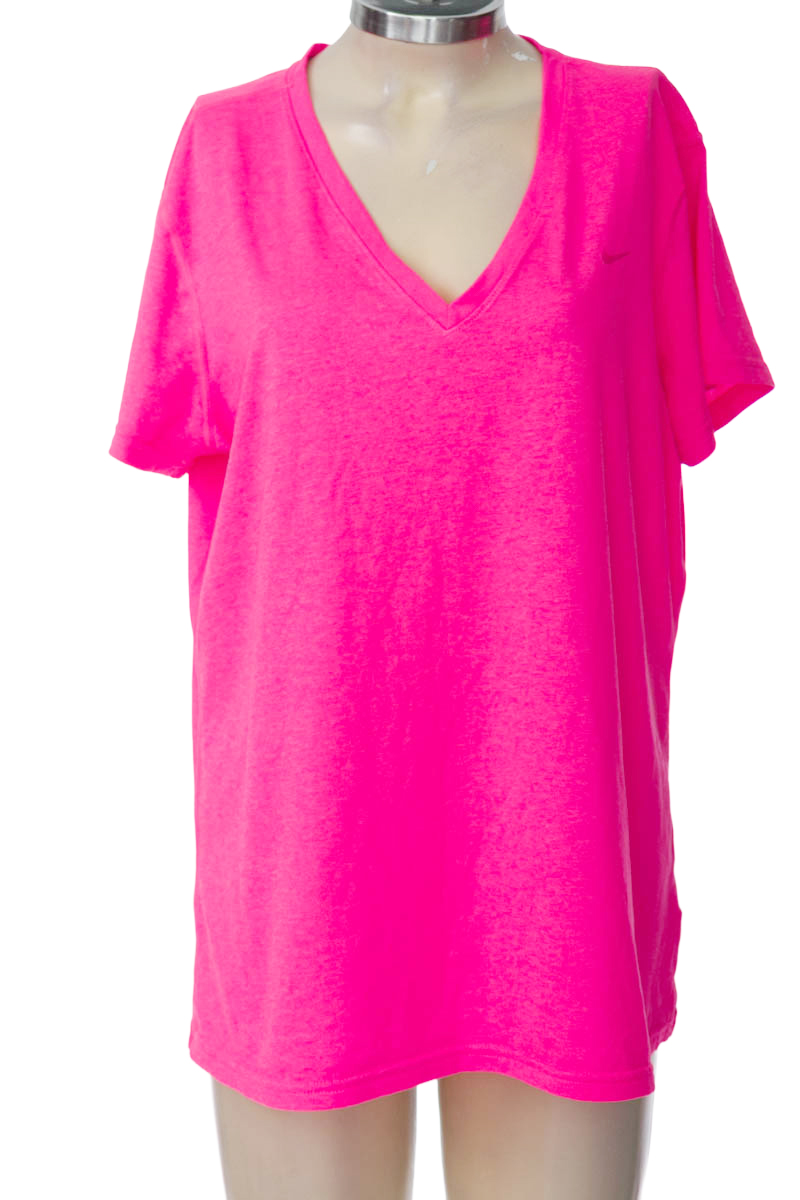 Ropa Deportiva / Salida de Baño color Fucsia - Nike