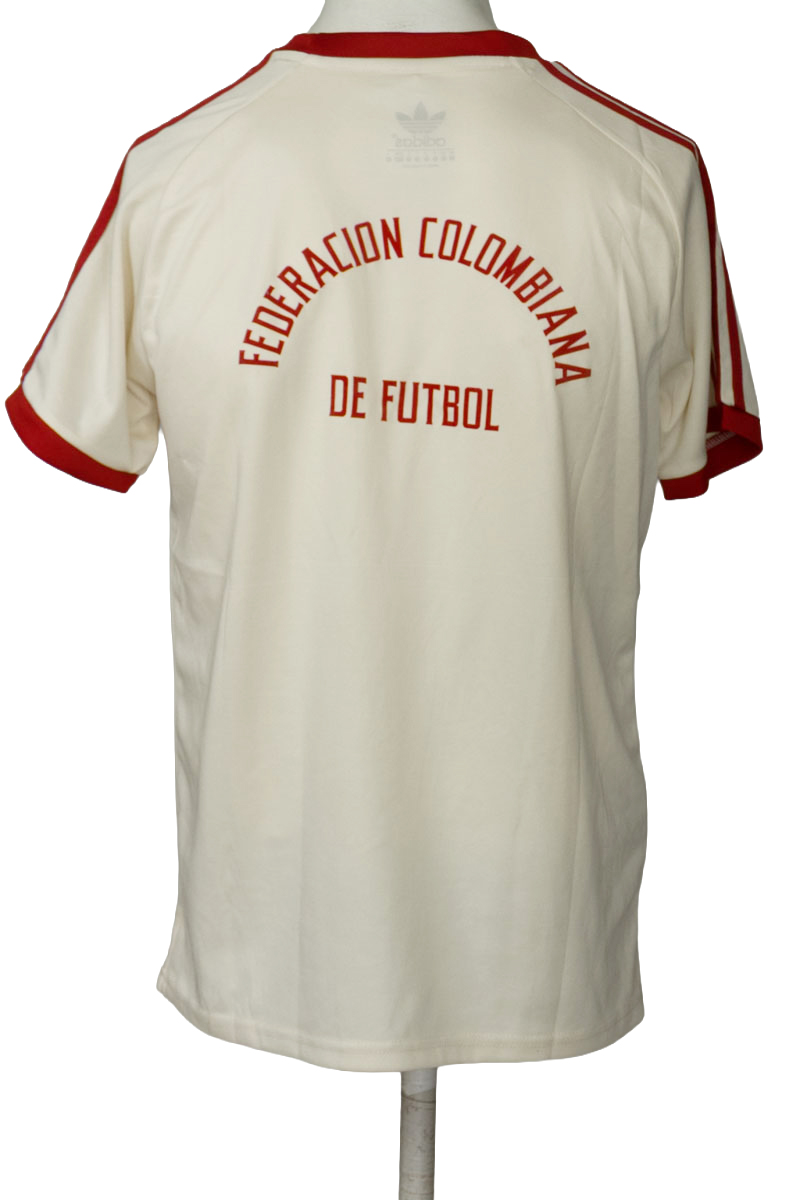 Ropa Deportiva color Beige - Closeando
