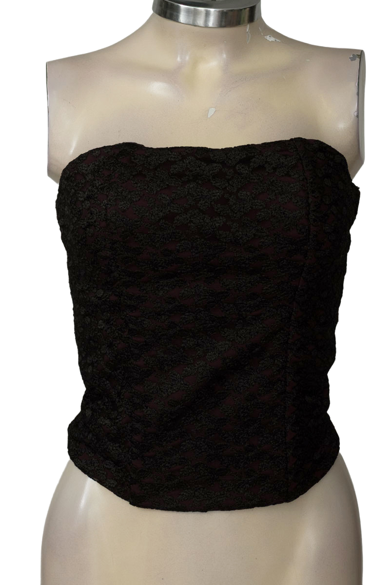 Top / Camiseta color Negro - Closeando