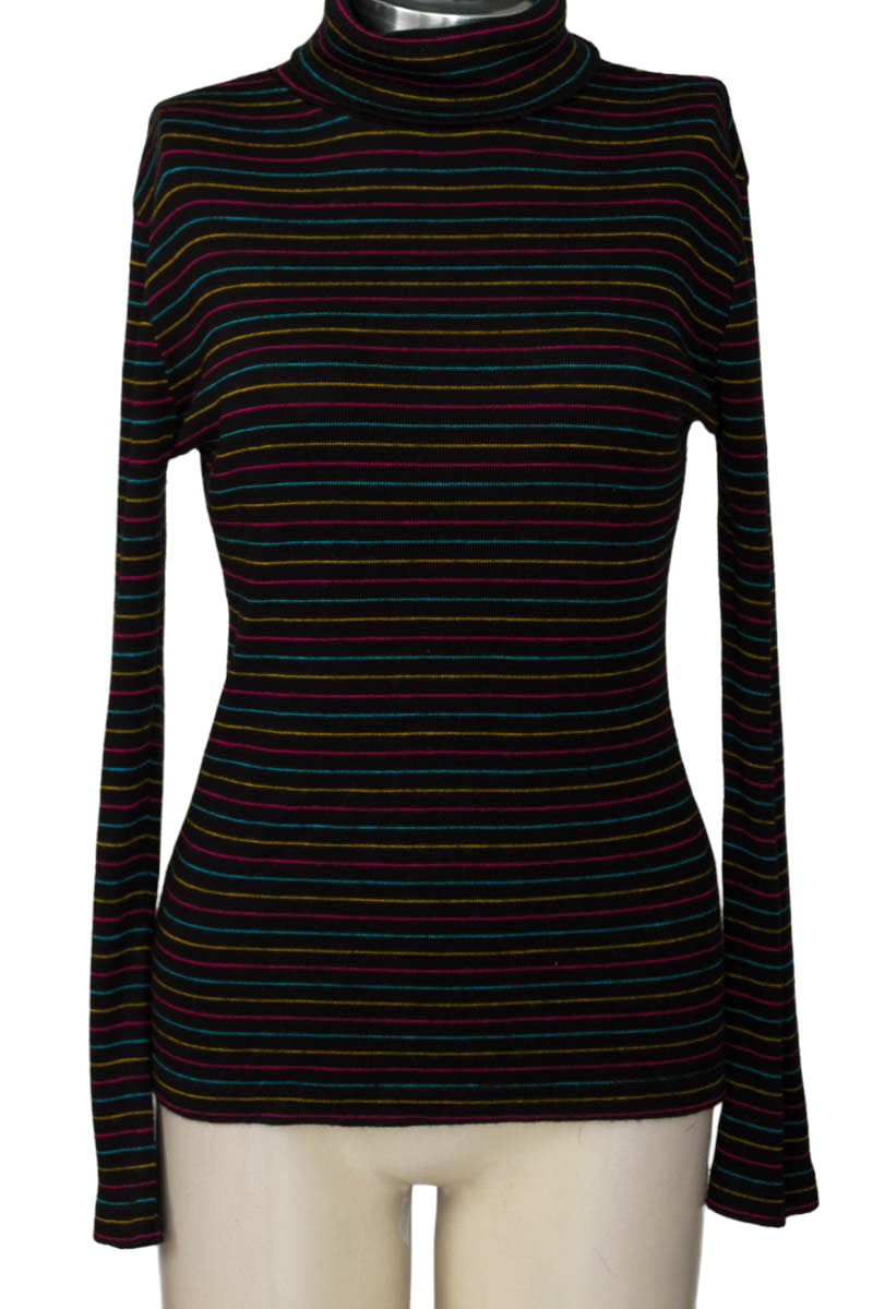 Sweater color Negro - Closeando