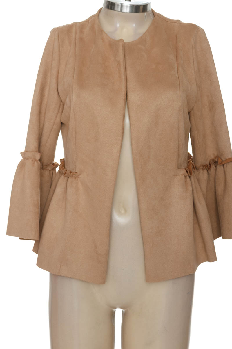 Chaqueta / Abrigo color Beige - Closeando