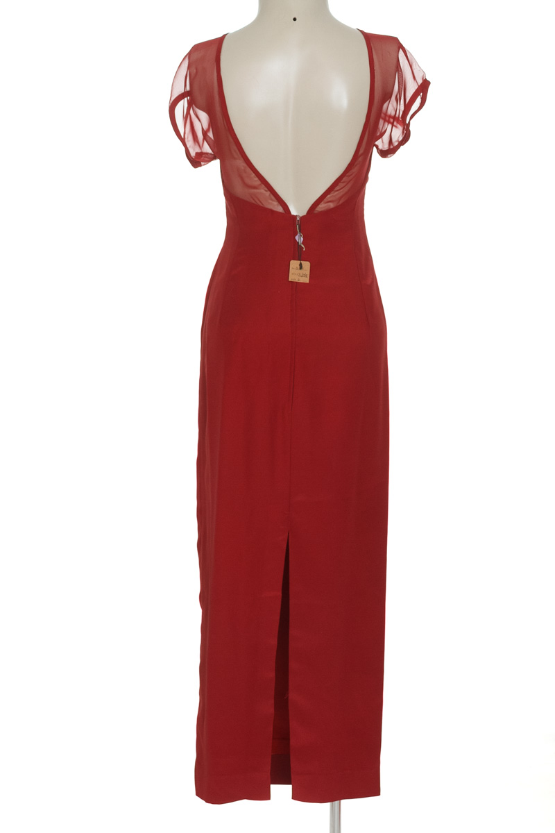 Vestido / Enterizo color Vinotinto - Closeando