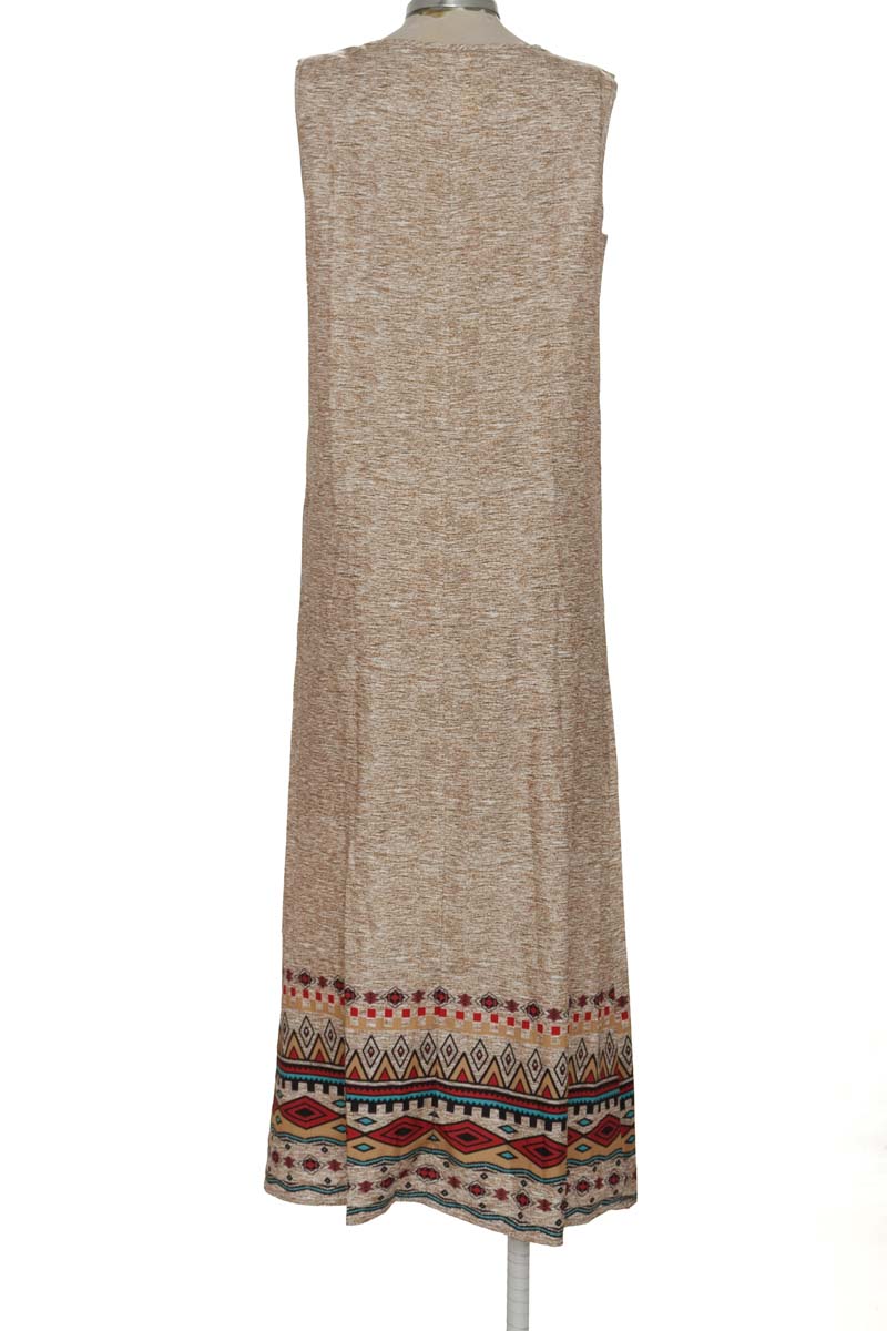 Vestido / Enterizo color Beige - Closeando