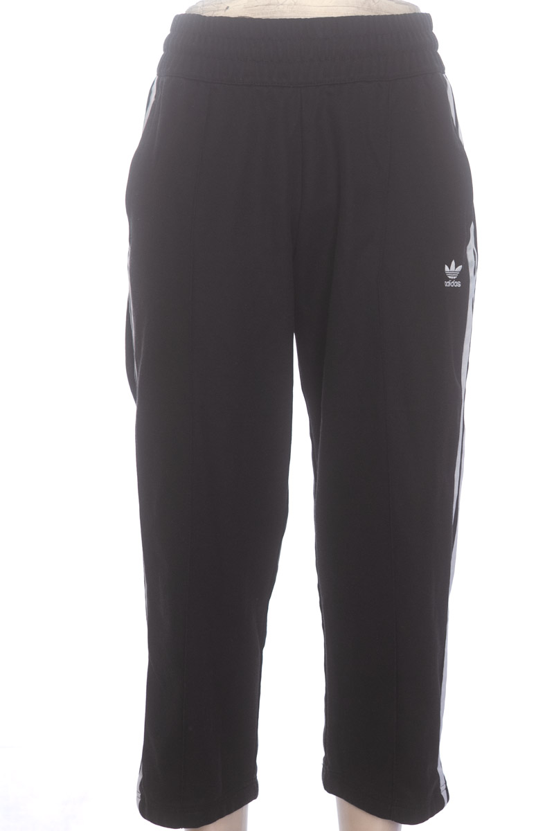 Ropa Deportiva / Salida de Baño color Negro - Adidas