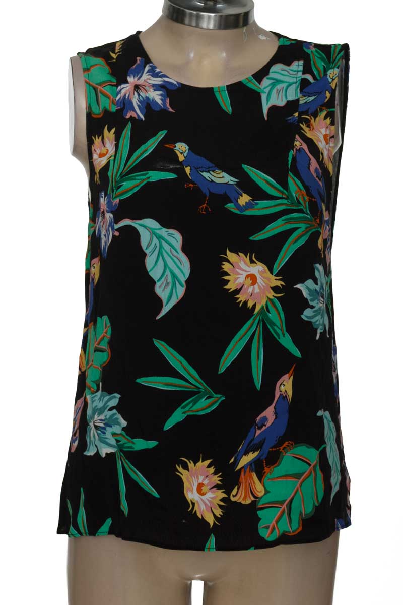 Top / Camiseta color Negro - Zara