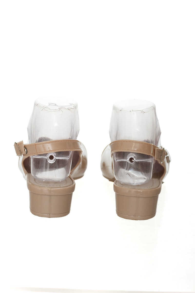 Zapatos color Beige - Closeando
