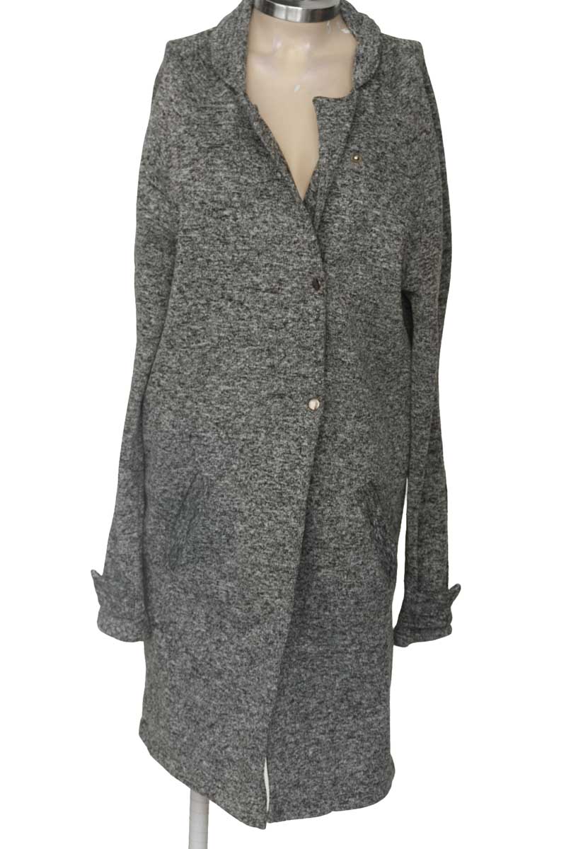 Chaqueta / Abrigo color Gris - Closeando