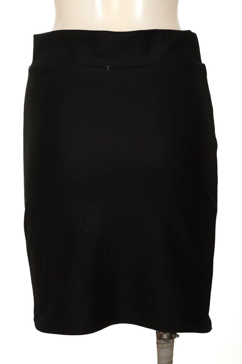 Falda color Negro - Closeando