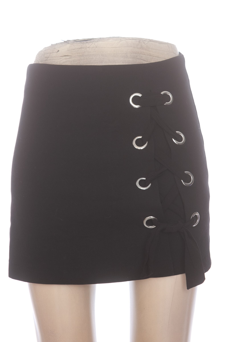 Short color Negro - Stradivarius