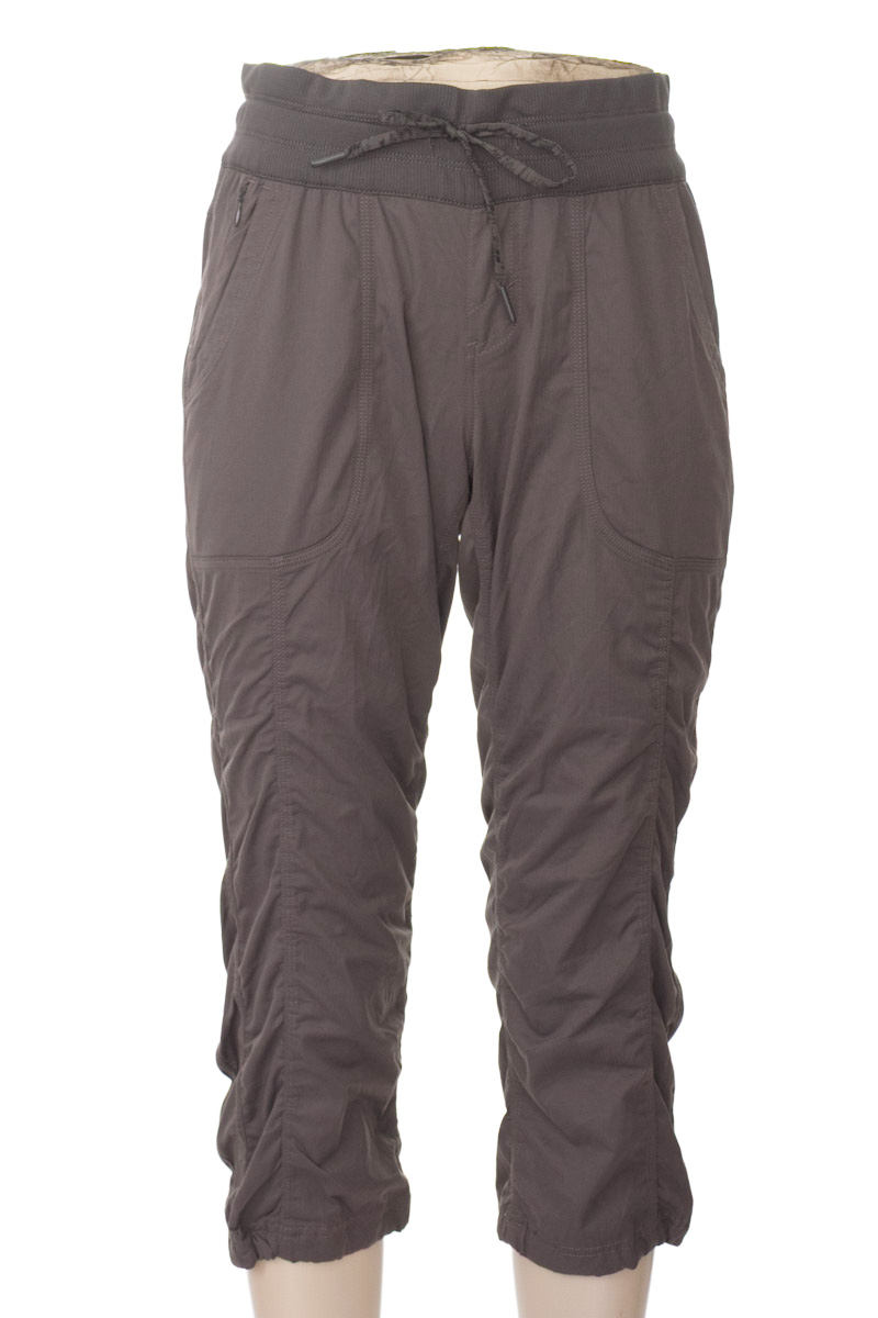 Ropa Deportiva / Salida de Baño color Gris - The North Face