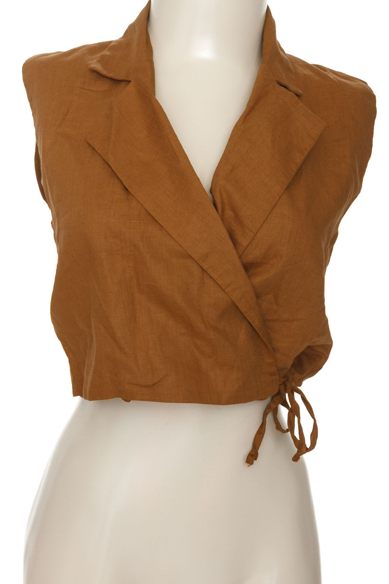 Top / Camiseta color Café - Tennis