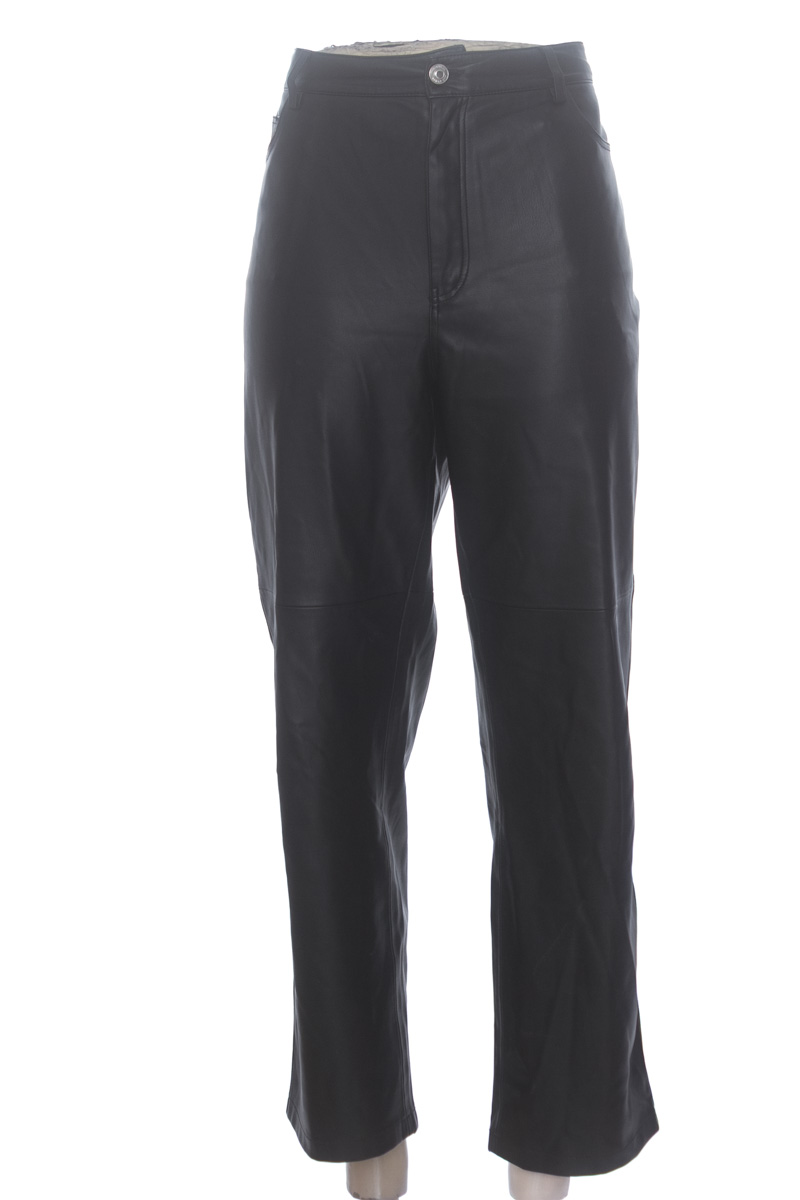 Pantalones color Negro - MNG