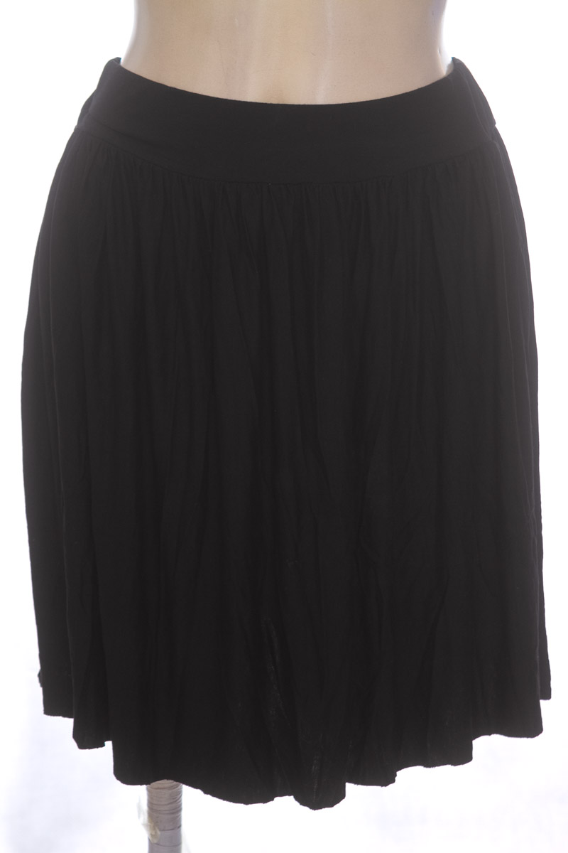 Falda color Negro - J.Lo