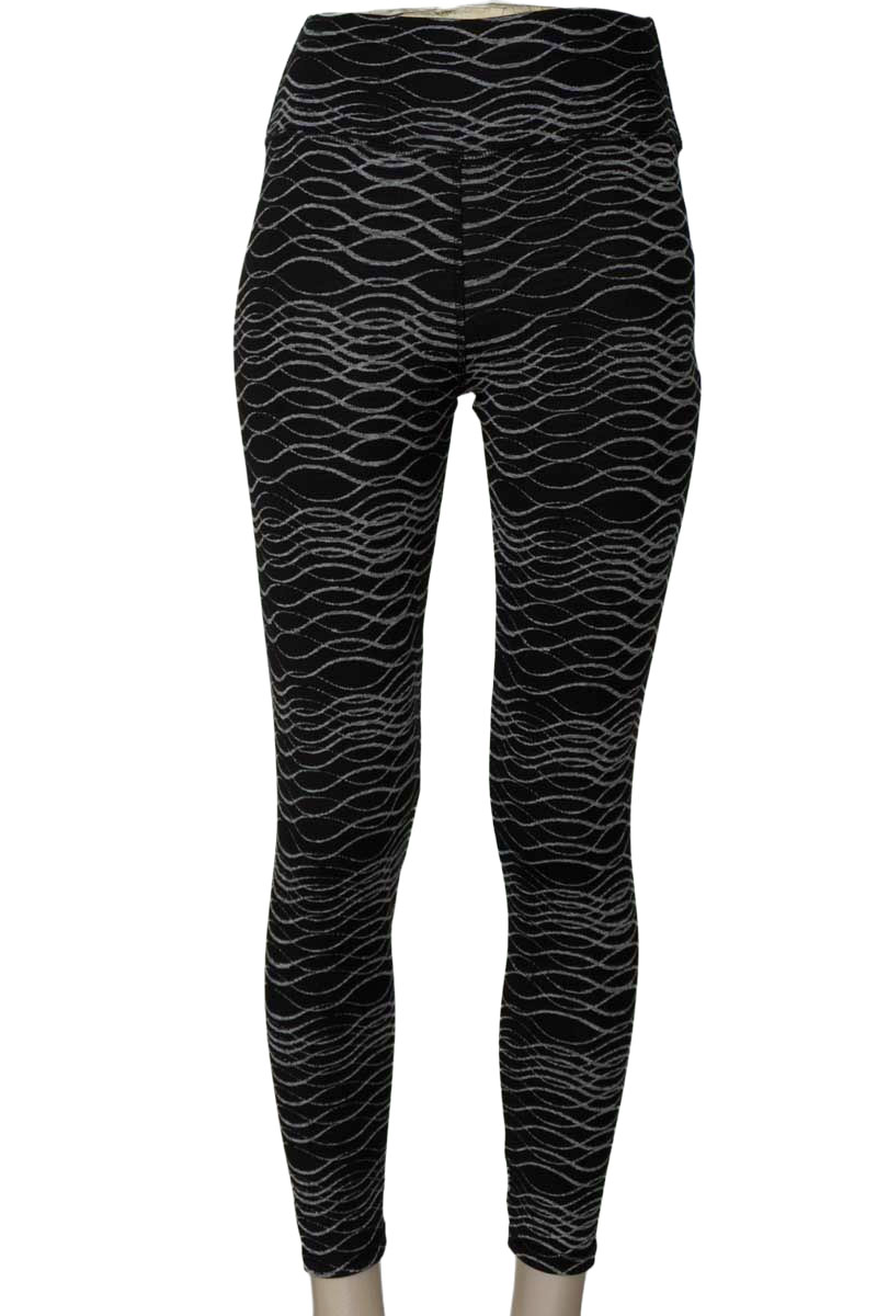 Ropa Deportiva / Salida de Baño color Negro - Maqui