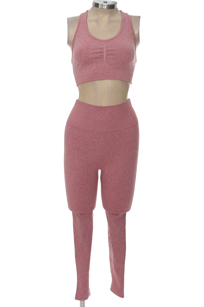 Ropa Deportiva / Salida de Baño color Rosado - Closeando