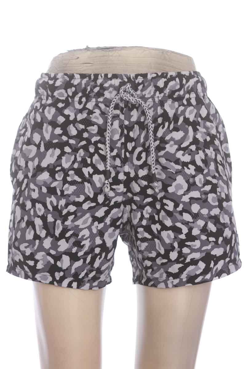 Short color Negro - Closeando