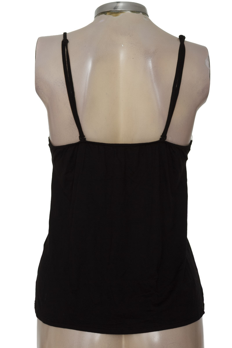 Top / Camiseta color Negro - NAF NAF