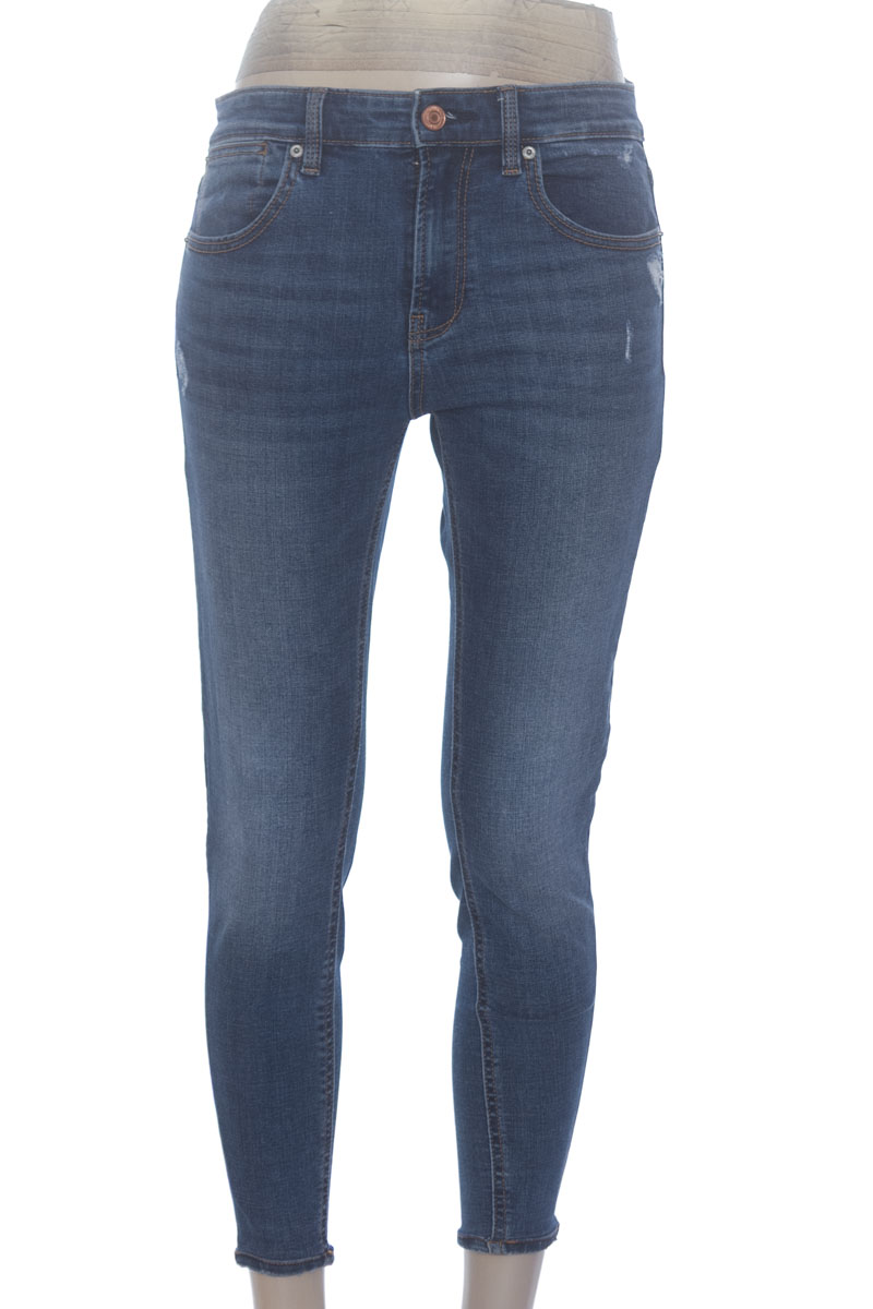 Pantalones color Azul - Stradivarius