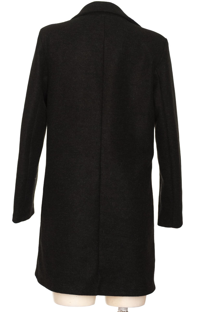 Chaqueta / Abrigo color Negro - Closeando