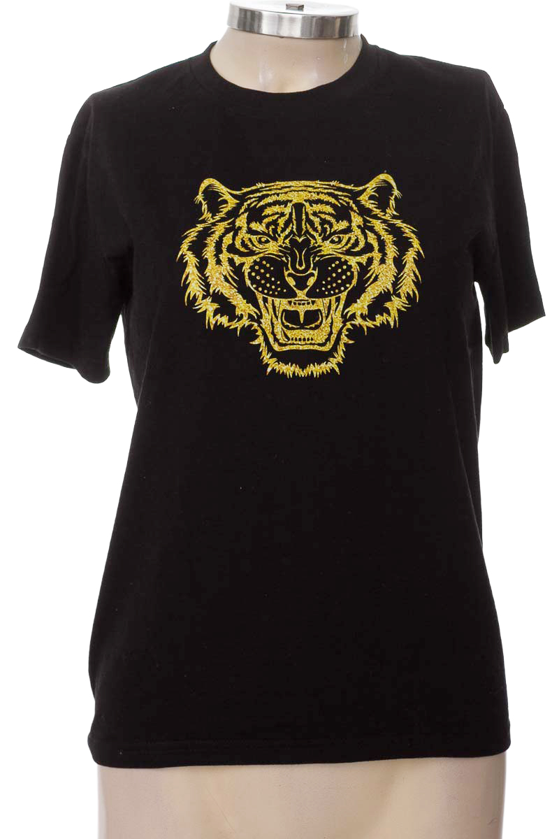 Top / Camiseta color Negro - Closeando