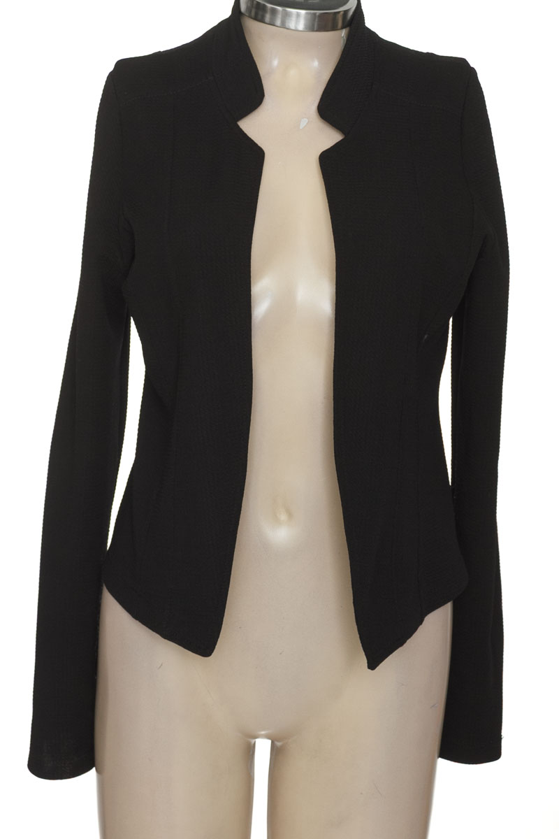 Chaqueta / Abrigo color Negro - Closeando