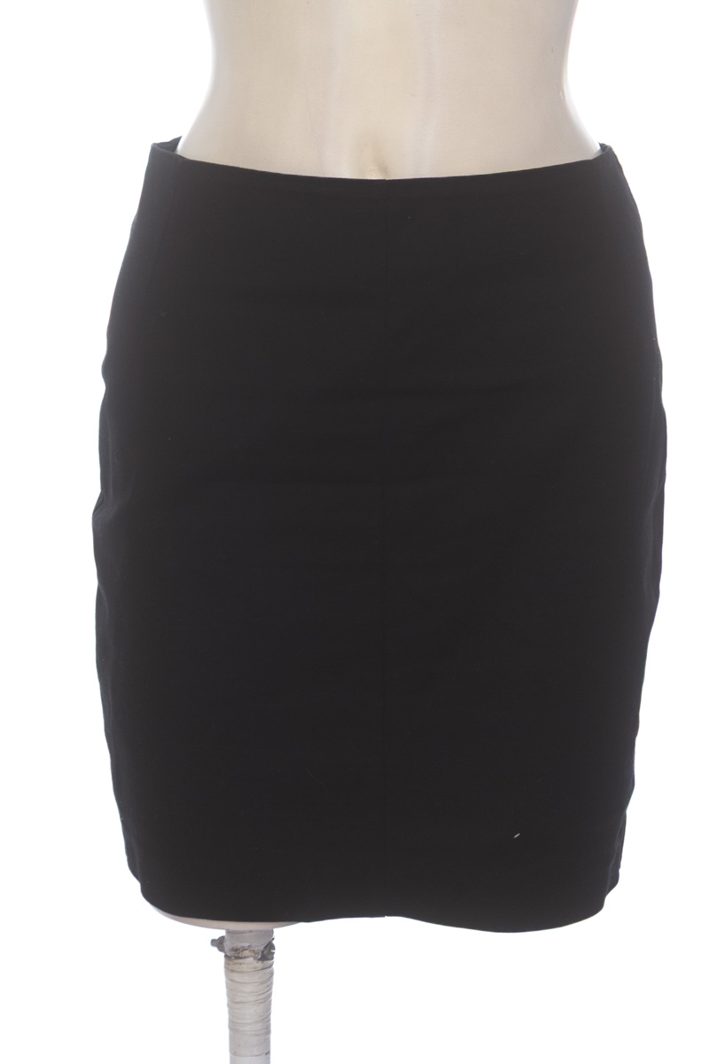 Falda color Negro - MNG