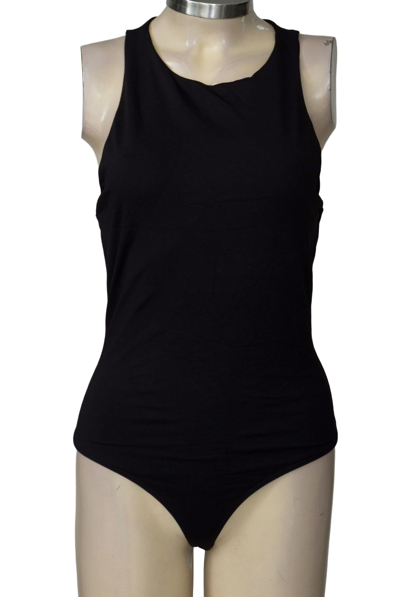 Top / Camiseta color Negro - Studio F