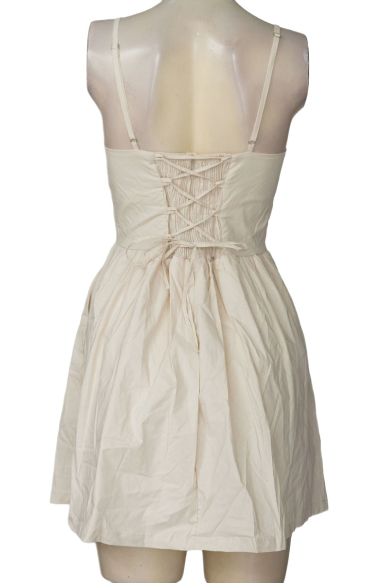 Vestido / Enterizo color Beige - Boral