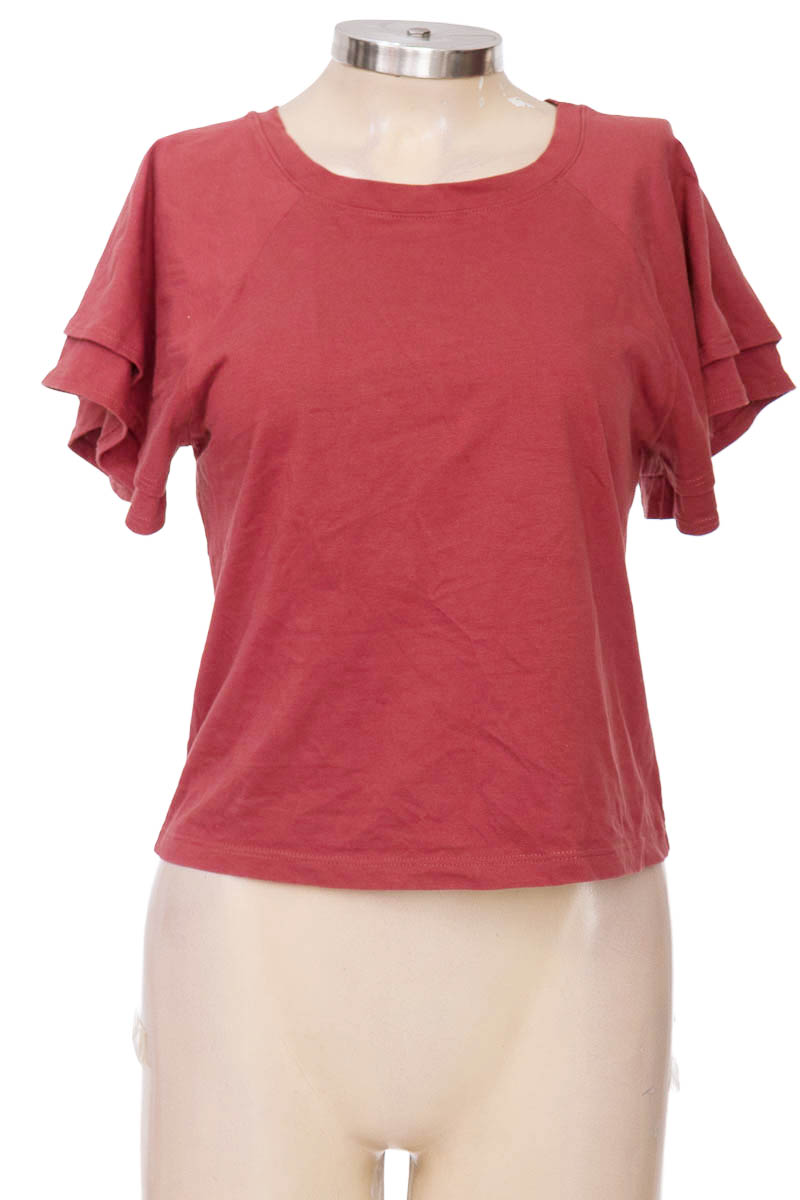 Top / Camiseta color Rojo - Arkitect