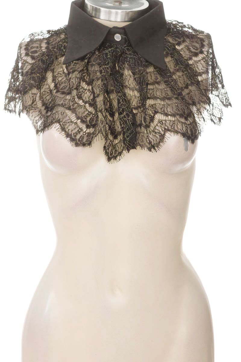 Top / Camiseta color Negro - Closeando