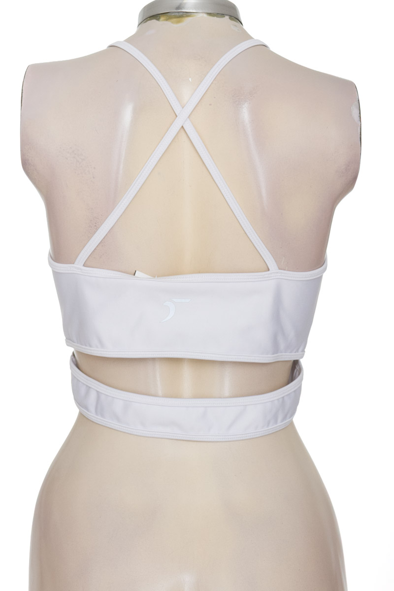 Ropa Deportiva / Salida de Baño color Blanco - Closeando