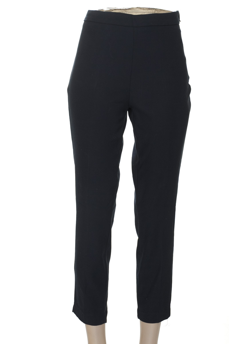 Pantalones color Azul - Stradivarius