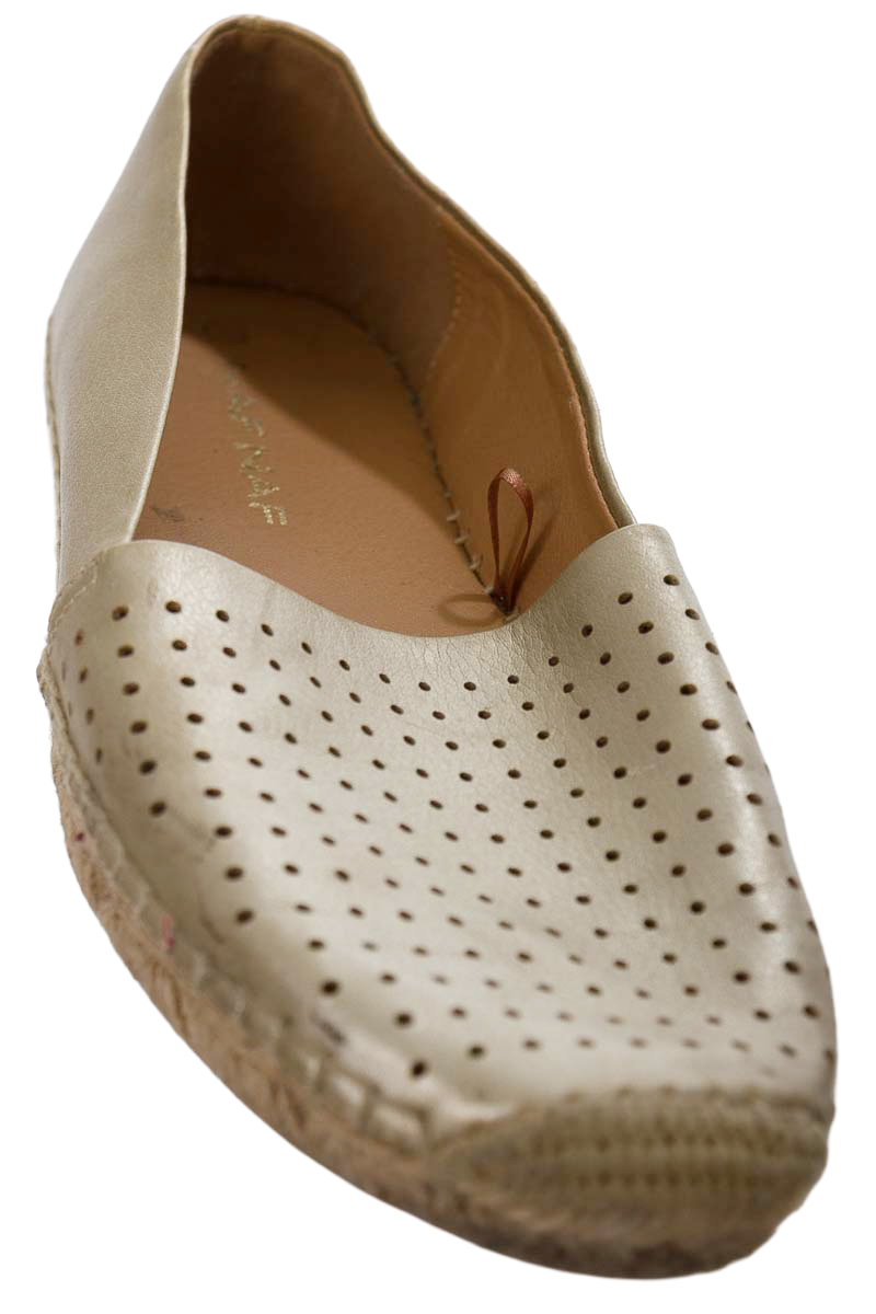 Zapatos color Dorado - NAF NAF