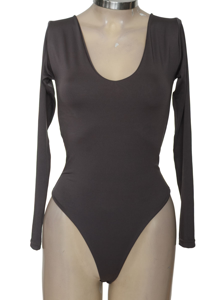 Top / Camiseta color Gris - Closeando