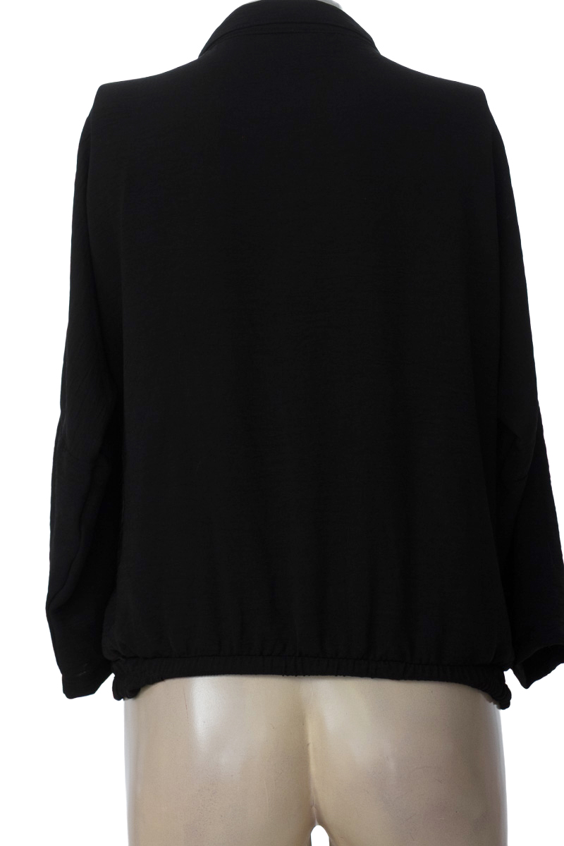 Blusa color Negro - Closeando