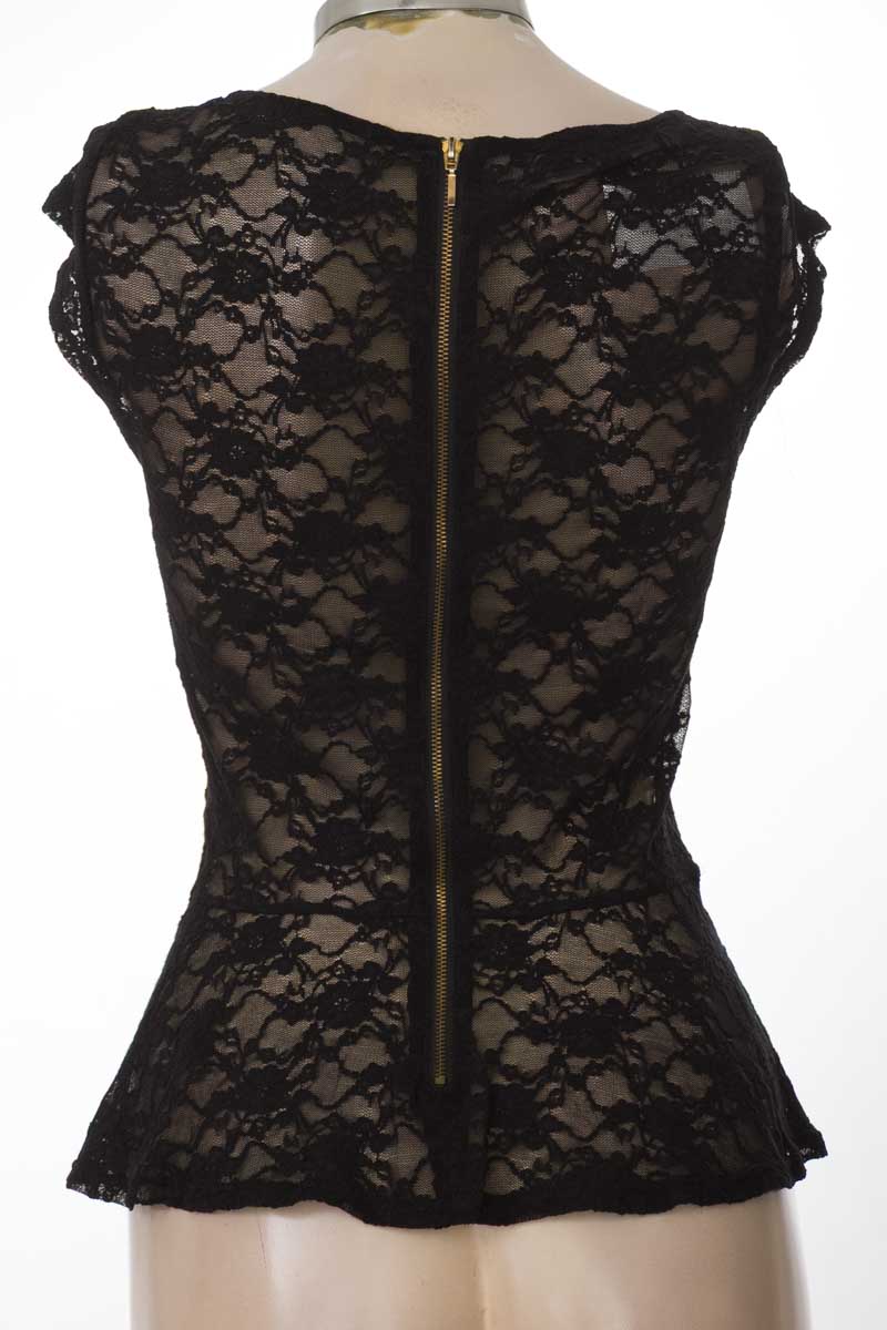 Top / Camiseta color Negro - Julio