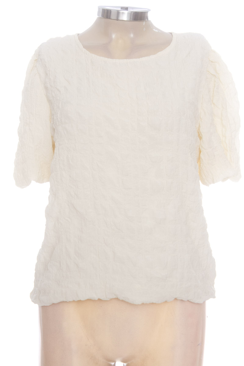 Top / Camiseta color Beige - Closeando