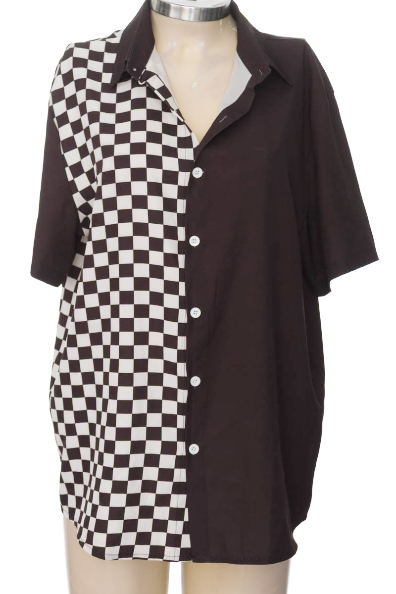 Blusa color Negro - Closeando