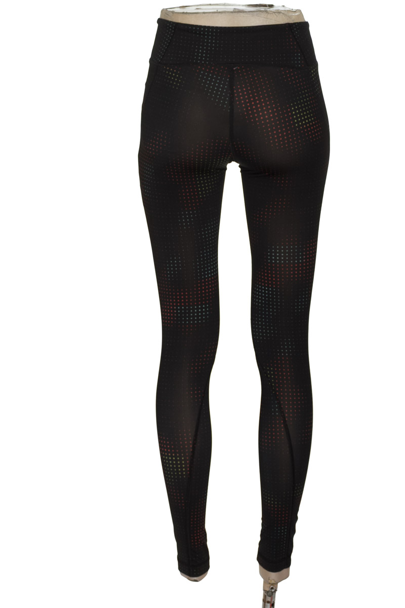 Ropa Deportiva / Salida de Baño color Negro - Punto Blanco