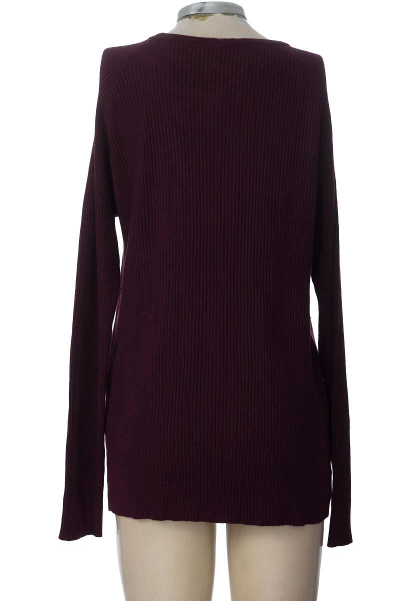 Sweater color Vinotinto - Closeando