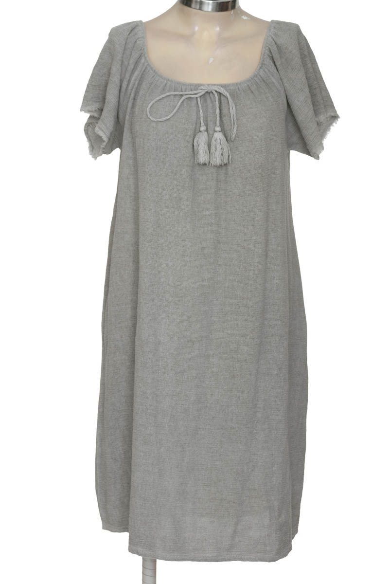 Vestido / Enterizo color Gris - Closeando
